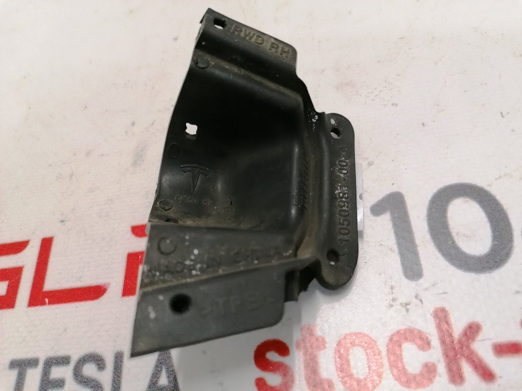 Plug for parking sensors S6 right rubber RWD Tesla model S 1050981-00-A